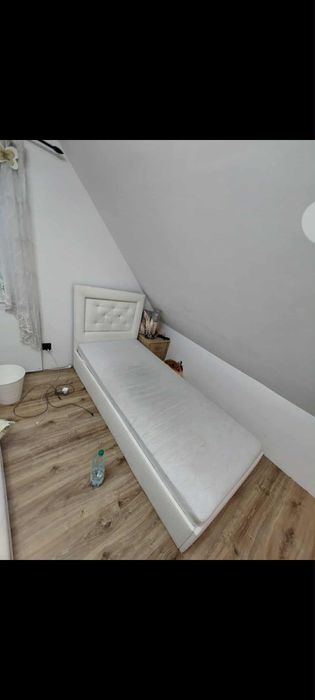 Łóżko jednoosobowe dla nastolatki