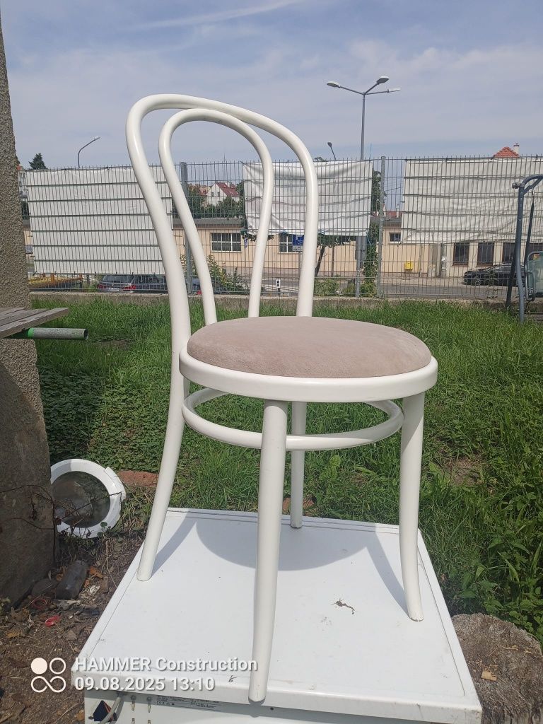 Sprzedam 4 krzesla