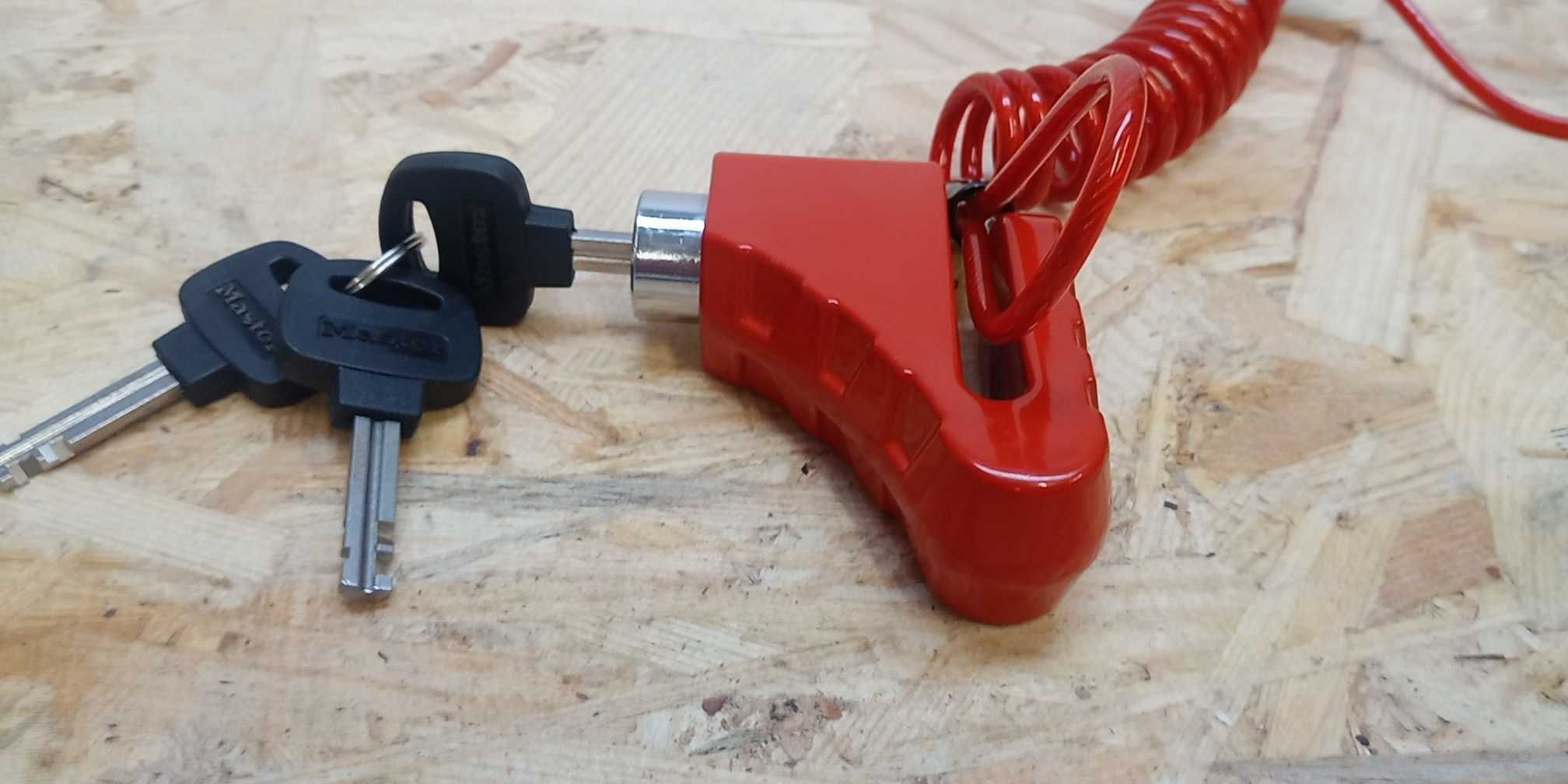 Blokada Koła Motocykla Zamek na klucz Master Lock 8303EURDPS Czerwony