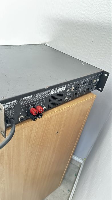 Підсилювач Mackie  у хорошому стані