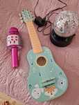 Ukulele, mikrofon, kula dyskotekowa