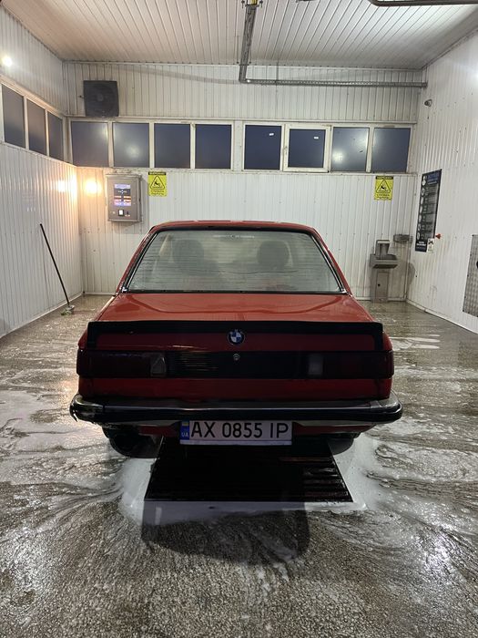 Продам BMW E21 323