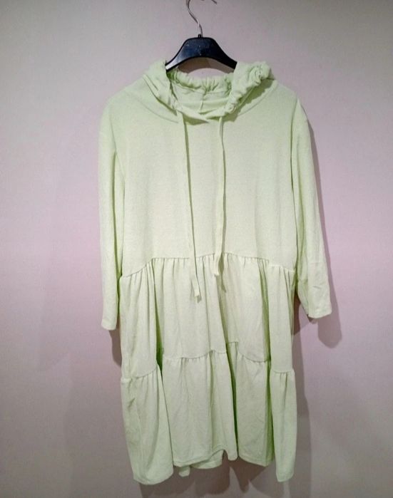 Pastelowa zielona sukienka oversize (S-L) uniwersalna Made in Italy