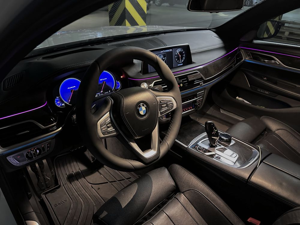 BMW 740i G12 2016