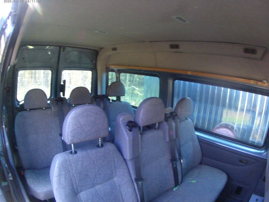 Wynajem busa z kierowcą / bus 9os z klimatyzacją