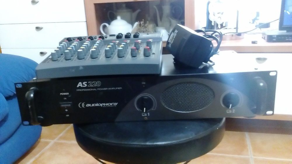Amplificador audiophone, mesa de mistura Spirit Fólio nothepad