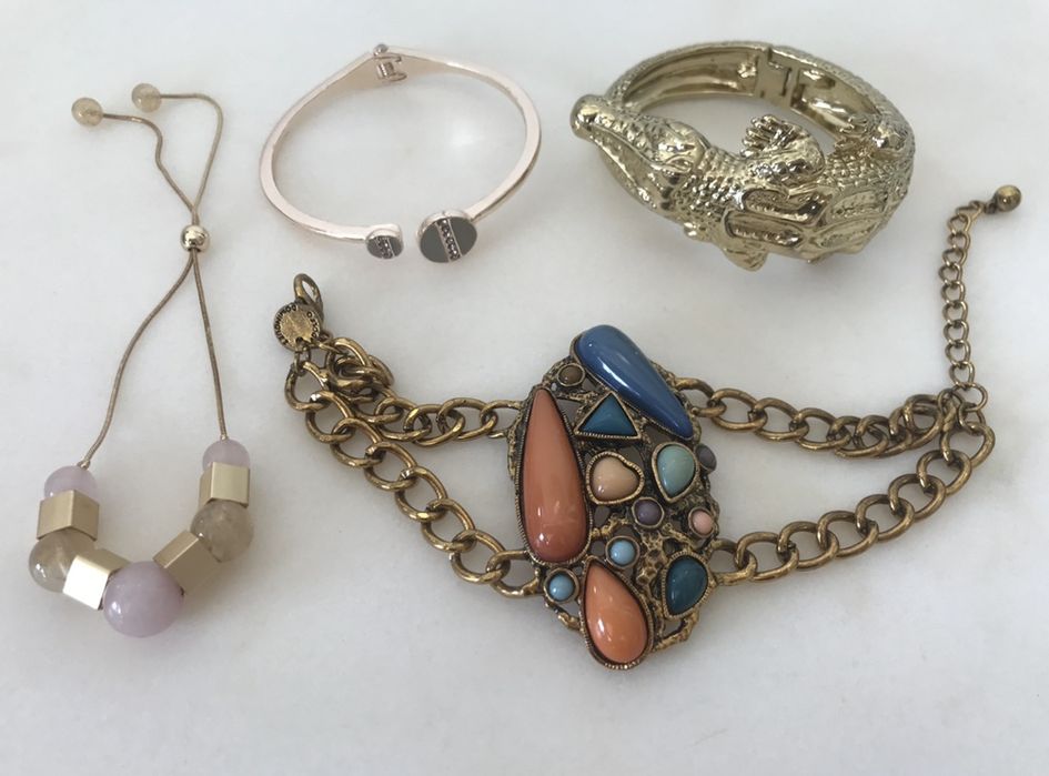 Pulseiras variadas