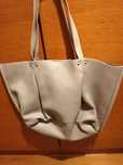 Torebka typu shopper firmy Zara.
