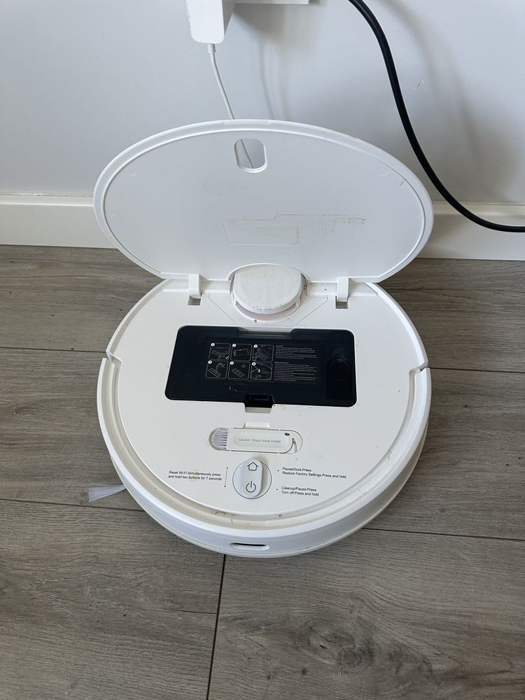 Sprzedam robot sprzatajacy z funkcja mopowania