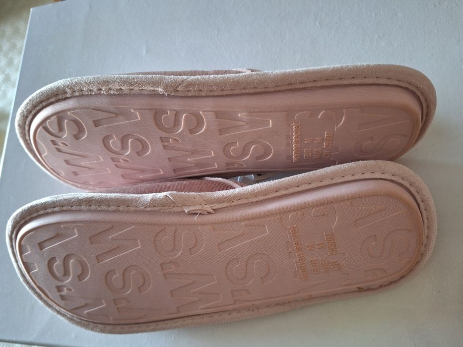 Chinelos de quarto cor de rosa. Women's Secret. Tamanho M. Novo
