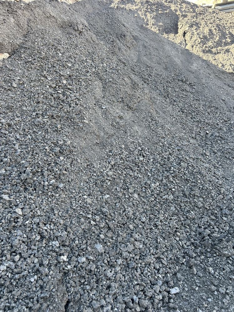 Minikoparka, wywrotki, transport, piasek, czarnoziem, beton, kruszywa