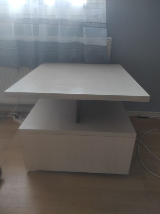 Stolik kawowy w dobrym stanie