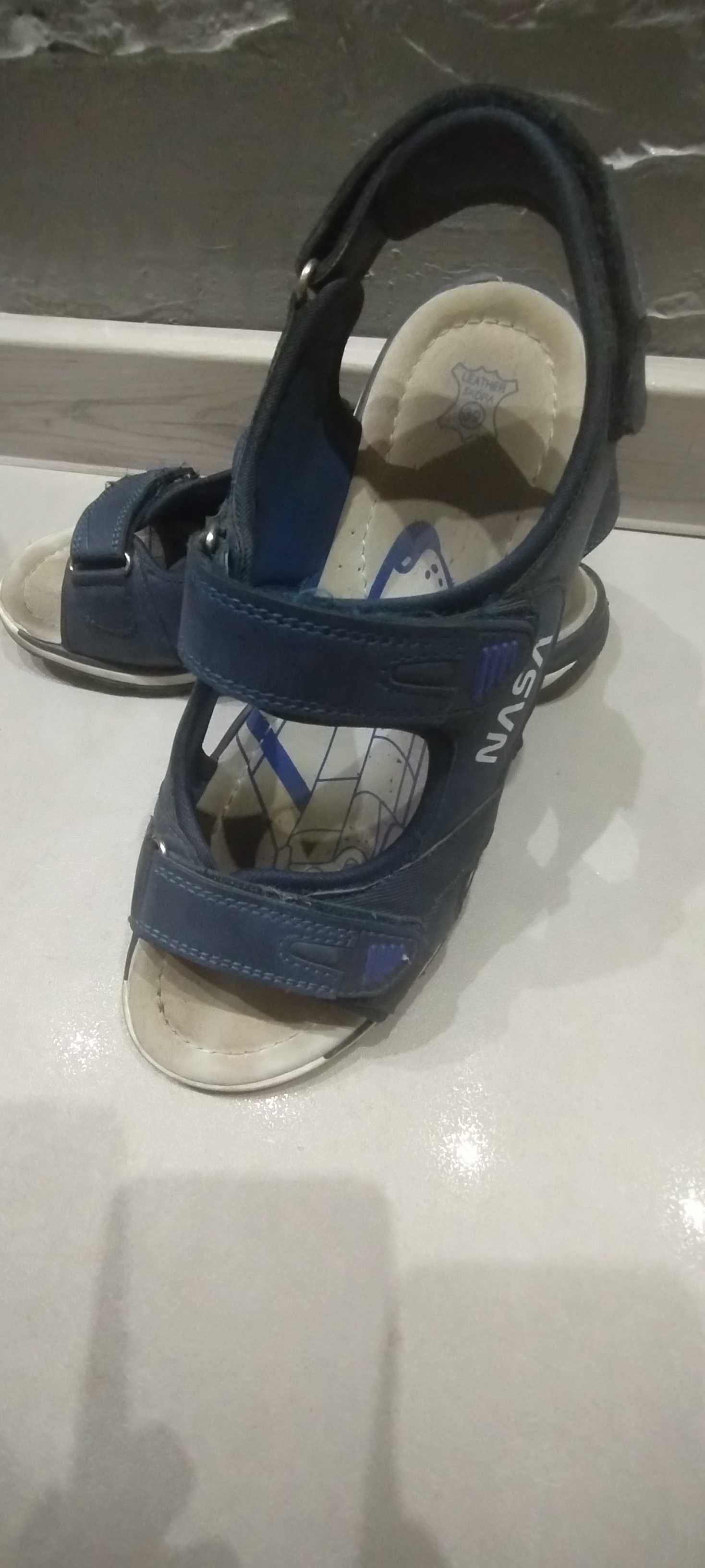 Sprzedam buty chłopięce
