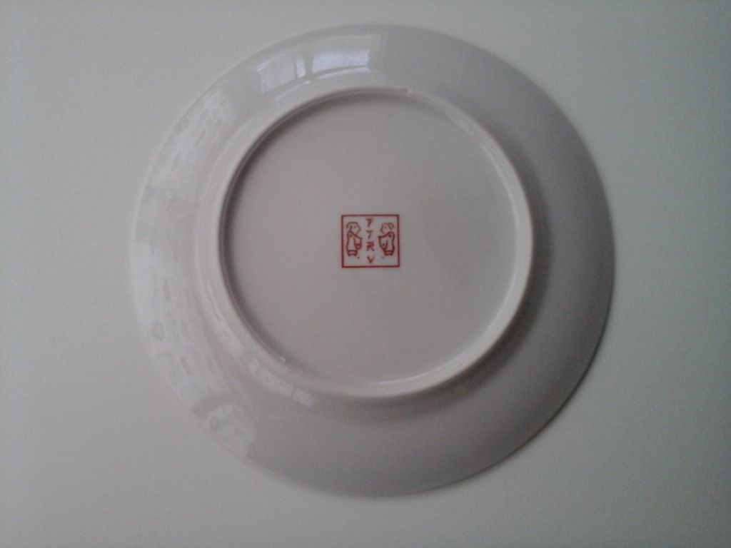 Prato em porcelana com galos, Macau China