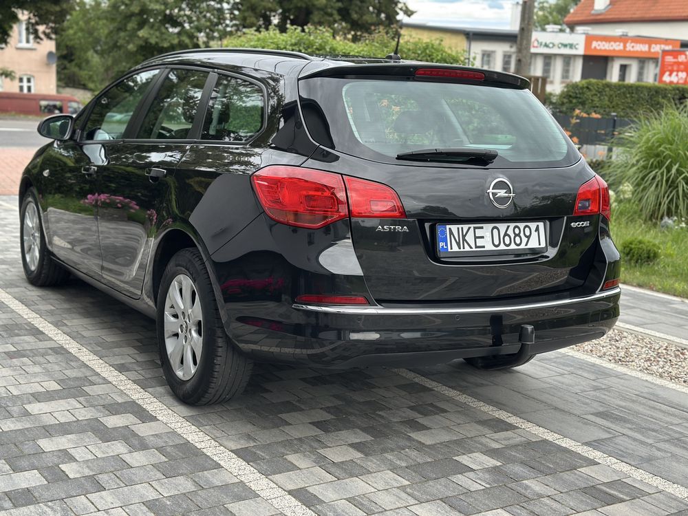 Opel Astra Sporsts Tourer 1.4 T Benzyna