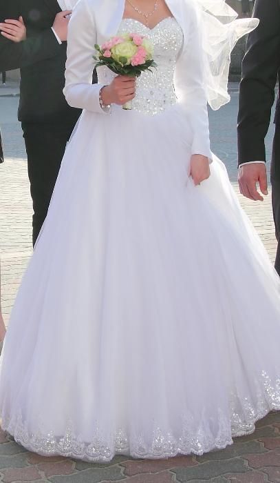 śliczna suknia ślubna Lulu Bridal Relavance