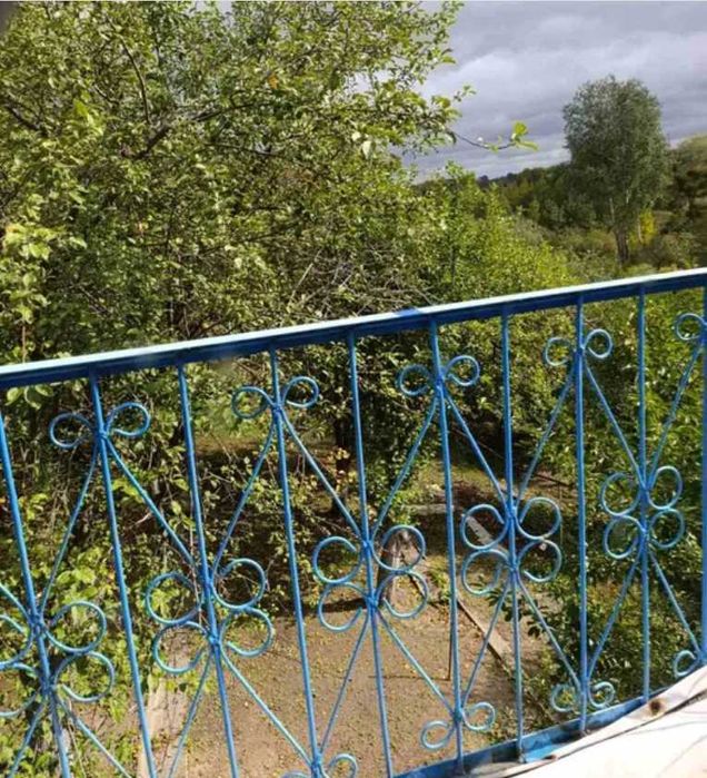 Продам дом -дачу в Высоком. Участок 10 соток .Печное отопление TB