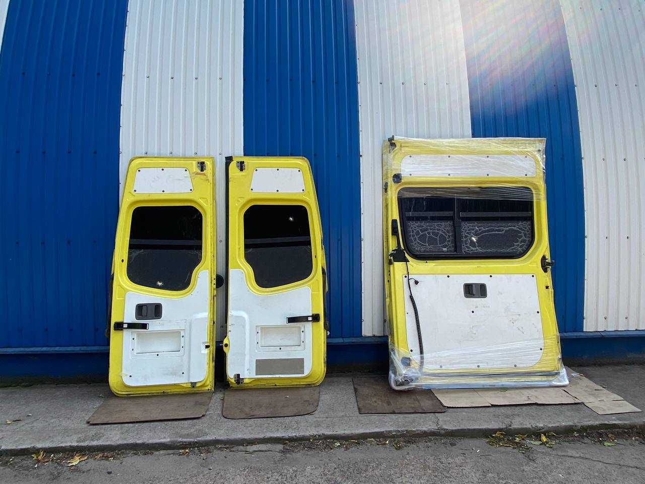 Задние двери Спринтер 906 со стеклом Крафтер задние Sprinter шрот
