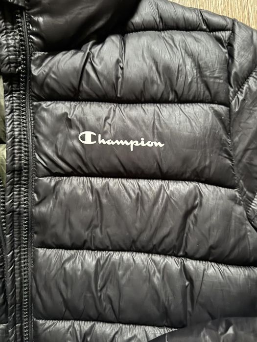 Прдам куртку пуховик темного цвета длина средняя размер 44-46 лнгкая м