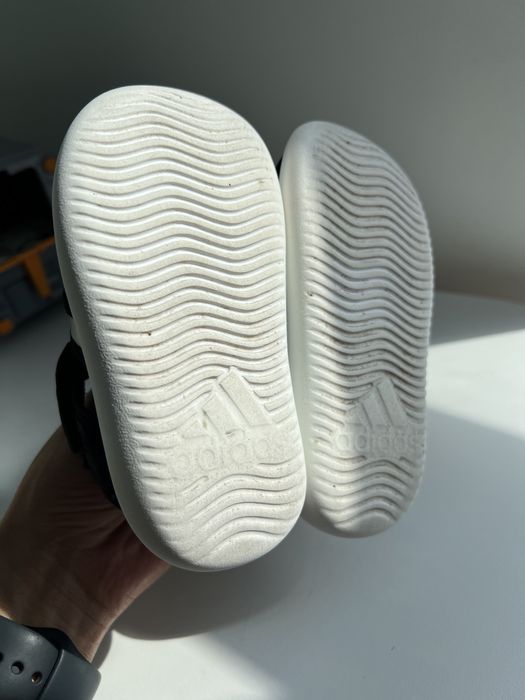 Босоніжки adidas, аквашузи, розмір 22