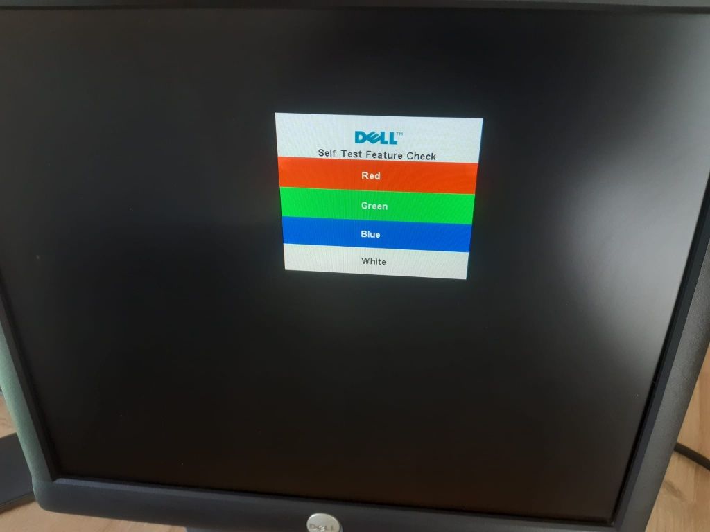 Monitor Deel 17 cal.