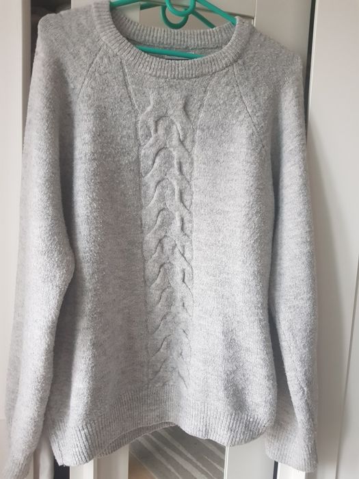 Sweter damski marki Reserved rozmiar S/M/L .