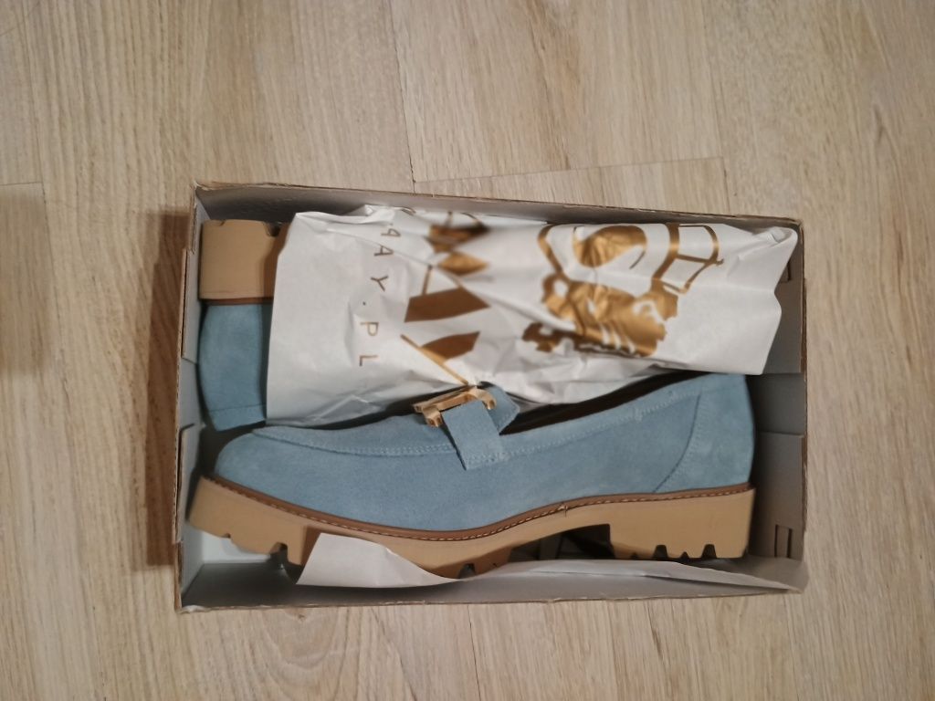 Zamszowe mokasyny półbuty błękitne z klamrą skóra naturalna 41/26,5 cm