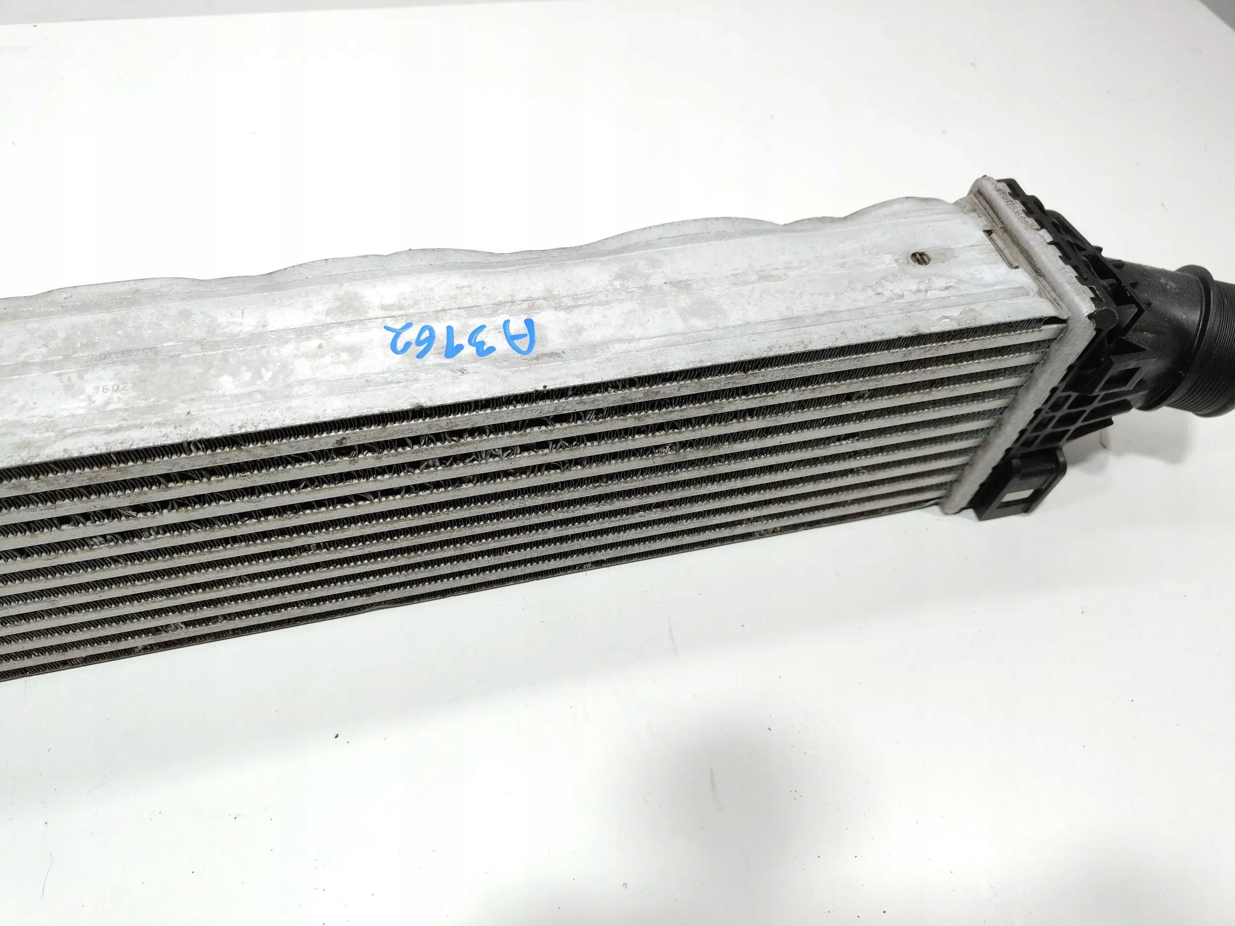 Audi A4 B9 intercooler chłodnica oryginał cała