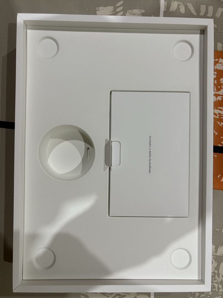 Mac Book Air 14,2 2022