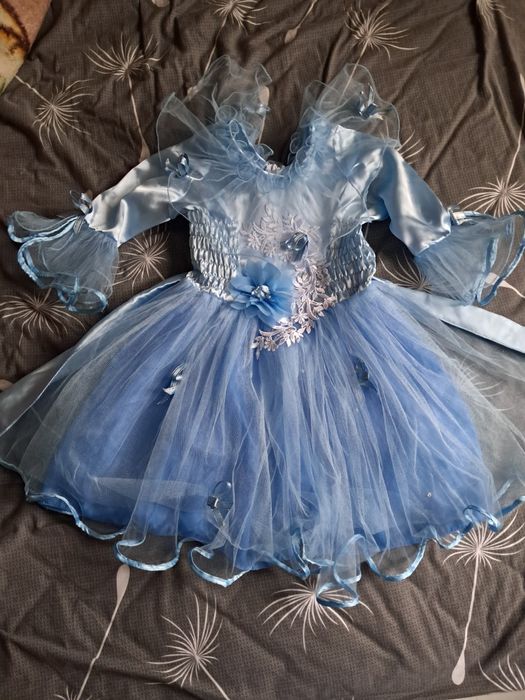 Праздничное платье на девочку