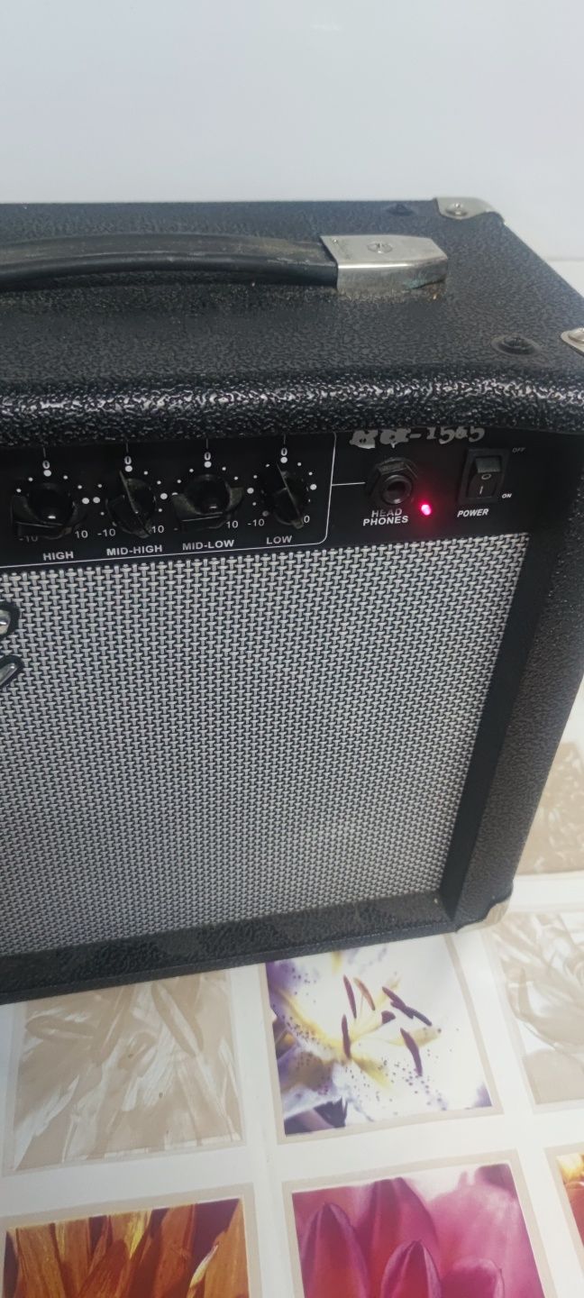 Amplificador para guitarra ou órgão