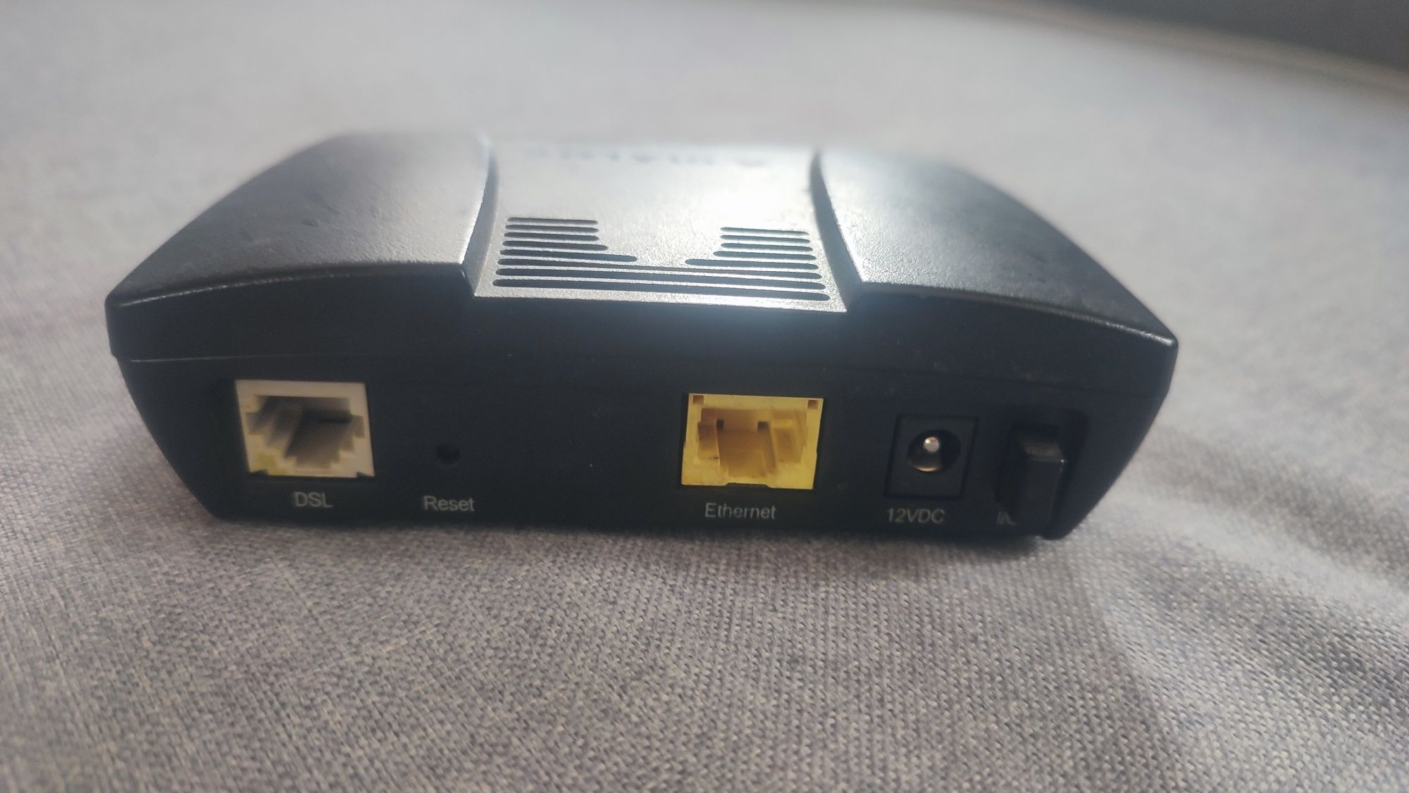 Modem SIEMENS SpeedStream 4100

SpeedStream ®4100

Ethernet ADSL Modem