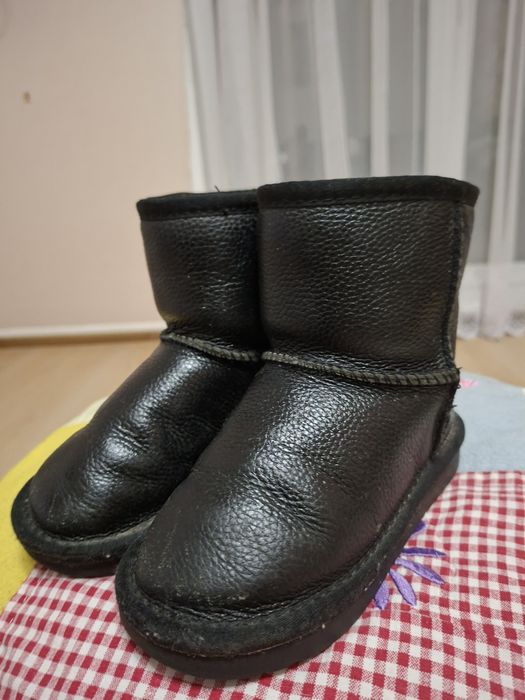 Зимові шкіряні чобітки Угі на хлопчика 29 розмір