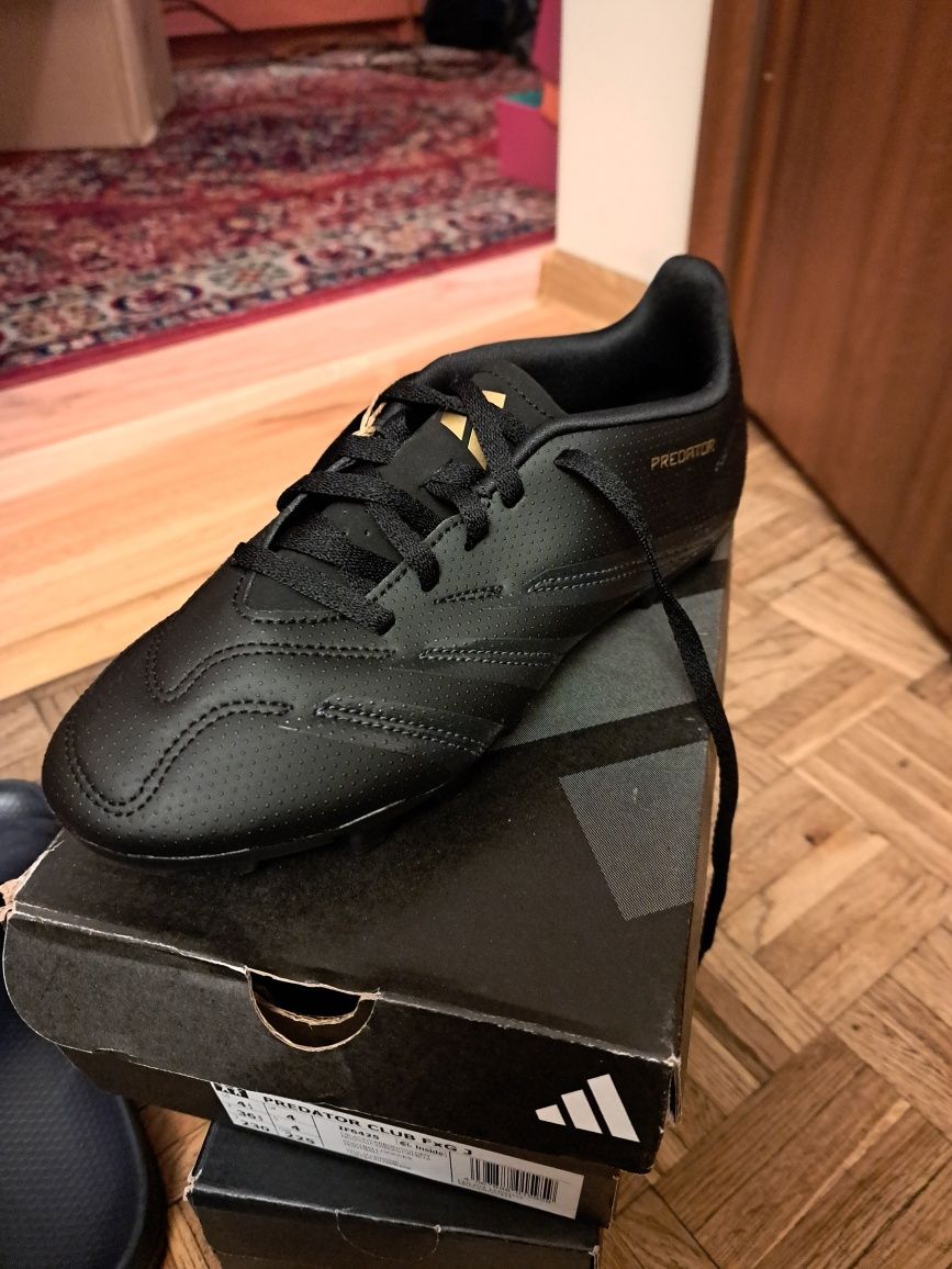 Buty piłkarskie korki Adidas Predator