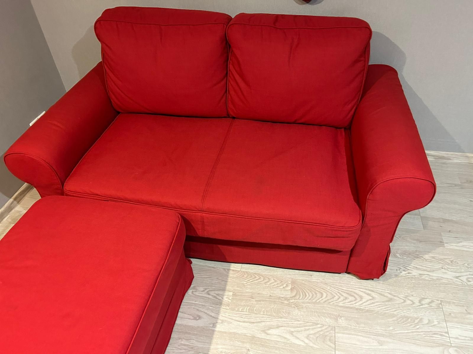 Sofa Backabro, rozkladana, dwuosobowa + pufa Ektorp
