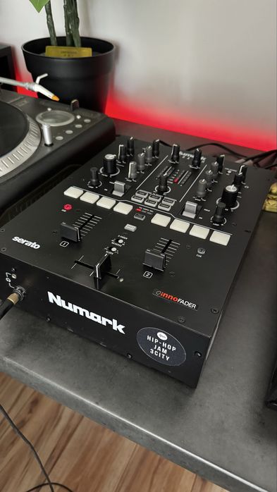 Mixer Numark Scratch - super stan!