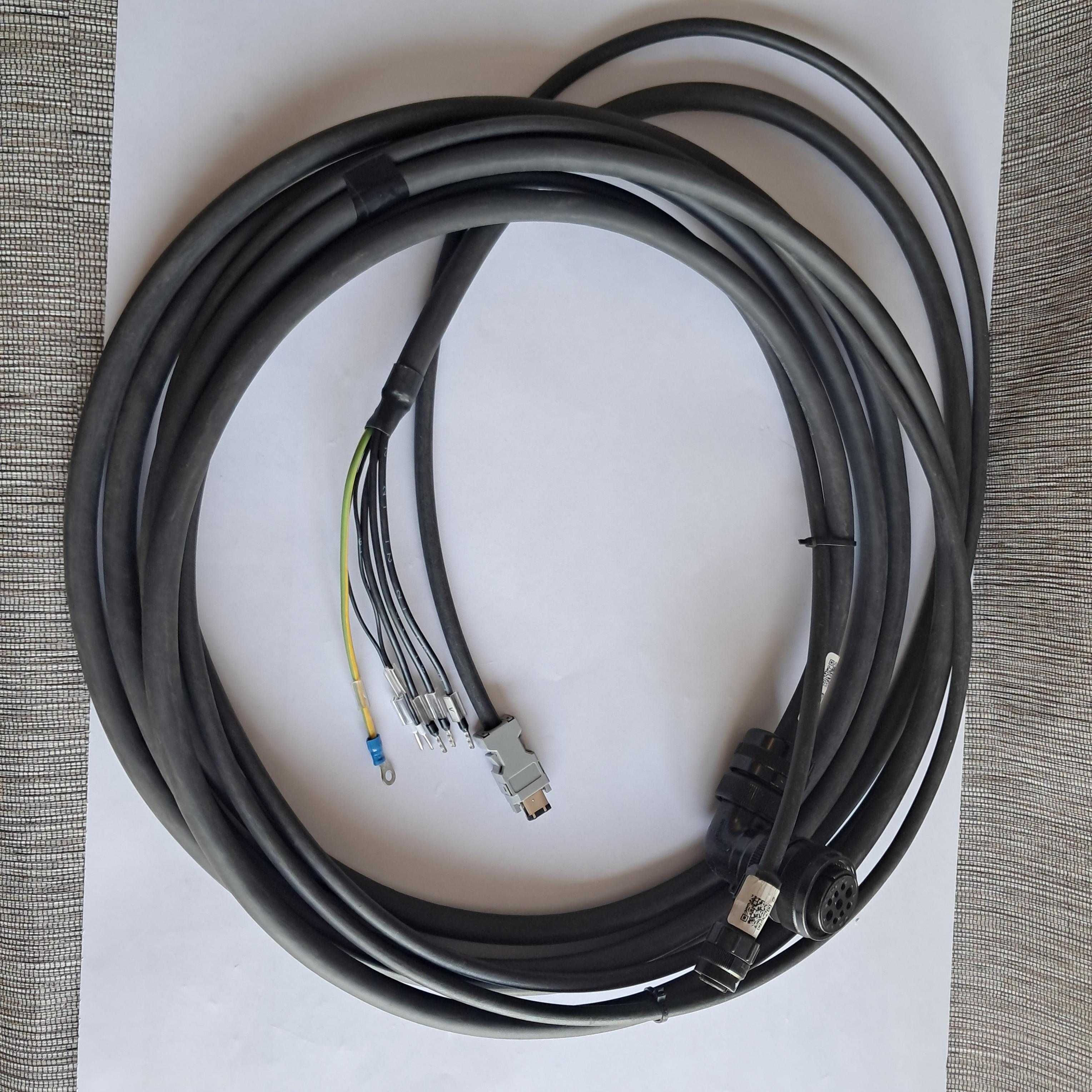 Kable do serwonapędów OMRON R88A-CA1E005BF-E i R88A-CRKC003NR-E