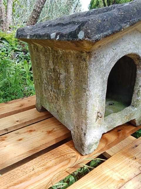 Casota para Cães pequenos ou Gatos  em Cimento