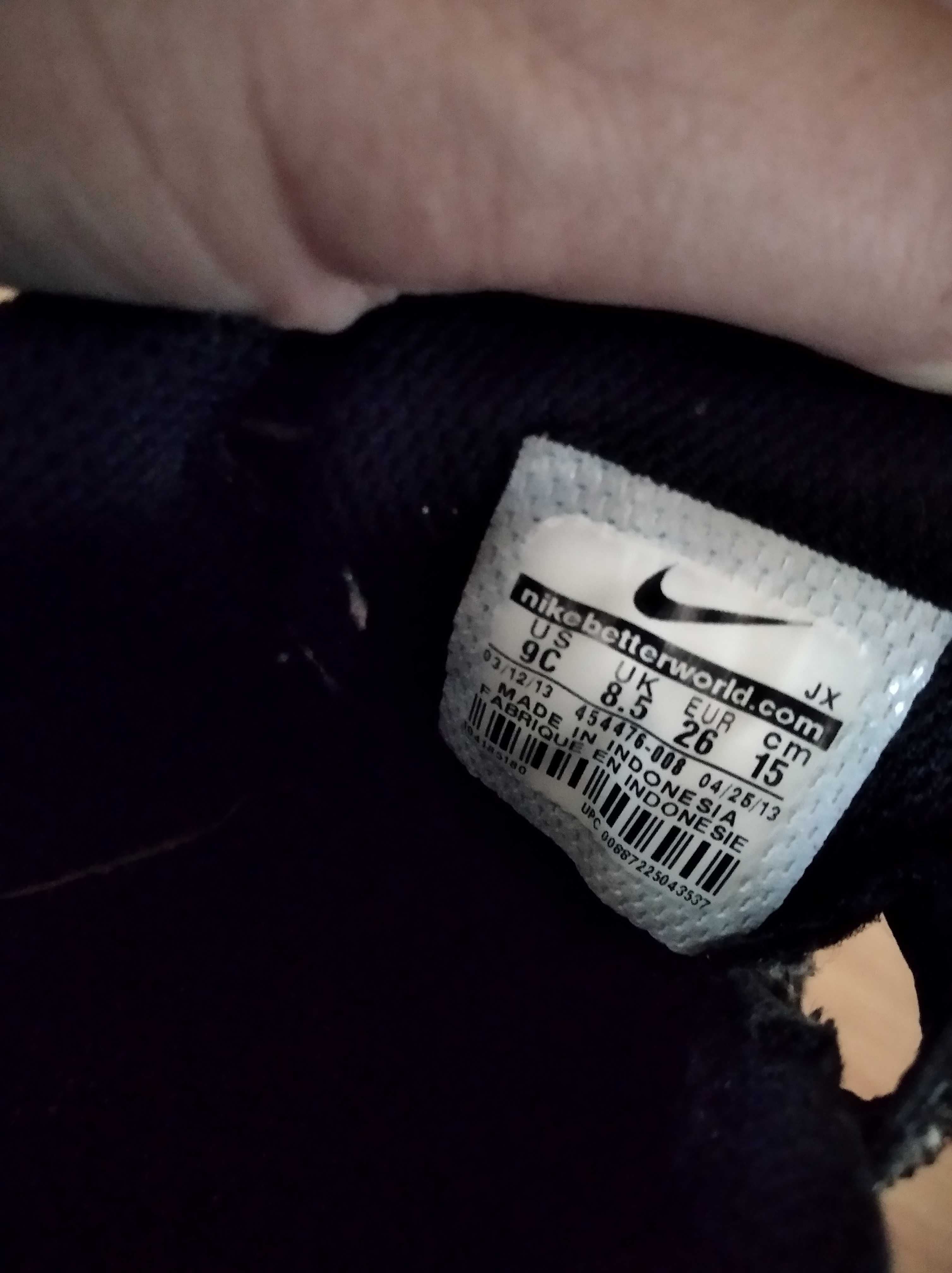 Buty sportowe czarne rzepy Nike 26