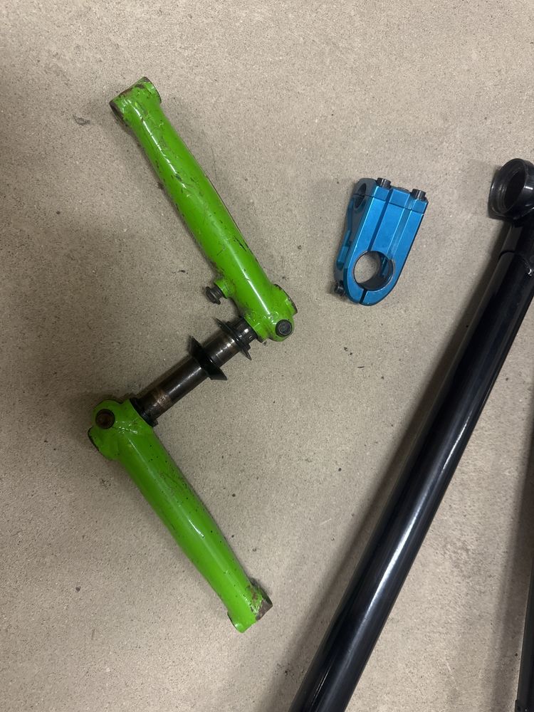 Bmx czesci rama felgi kola kolo schwalbe opona support mostek