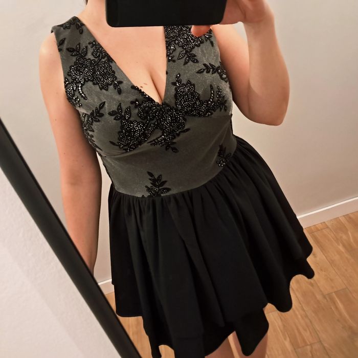 Sukienka wieczorowa rozkloszowana jak lou M/L