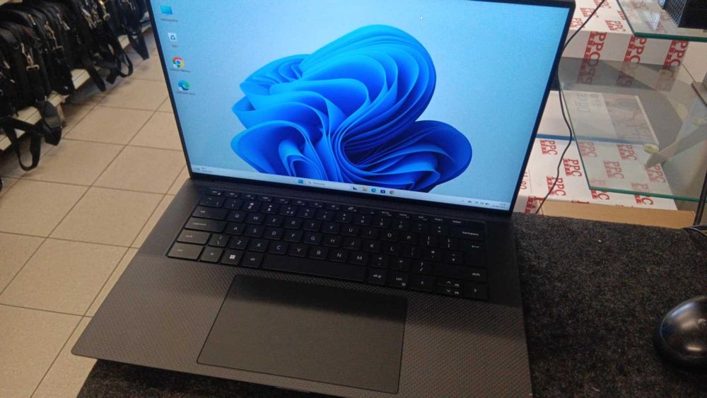 Stacja Robocza Dell Precision 5560 I7 11850H/32/1TB/A2000/Windows11