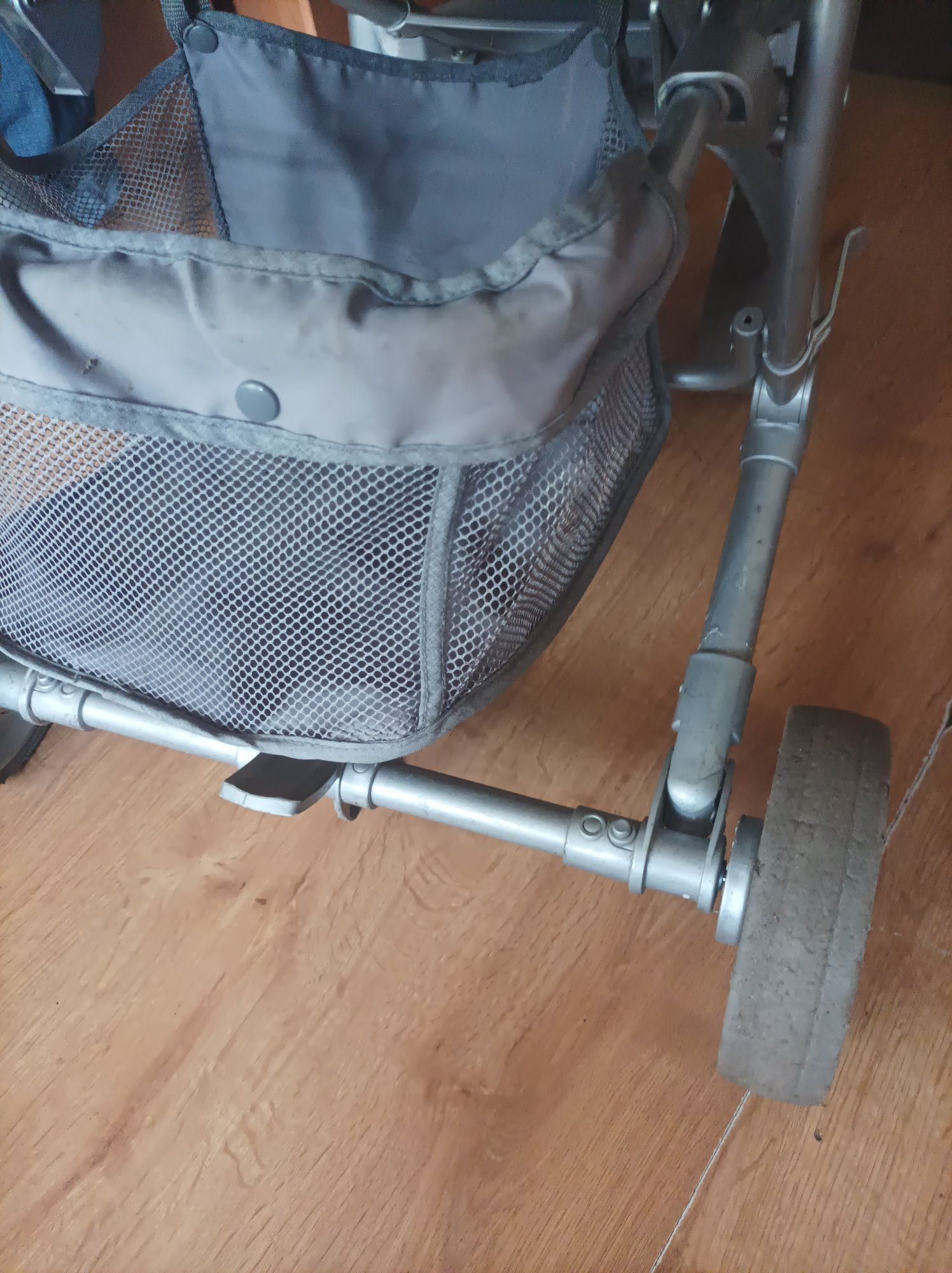 Sprzedam wózek spacerowy