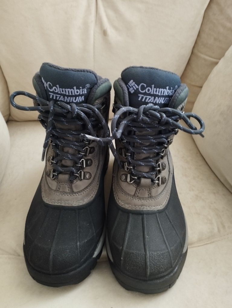 Чоботи Columbia. Розмір: 37