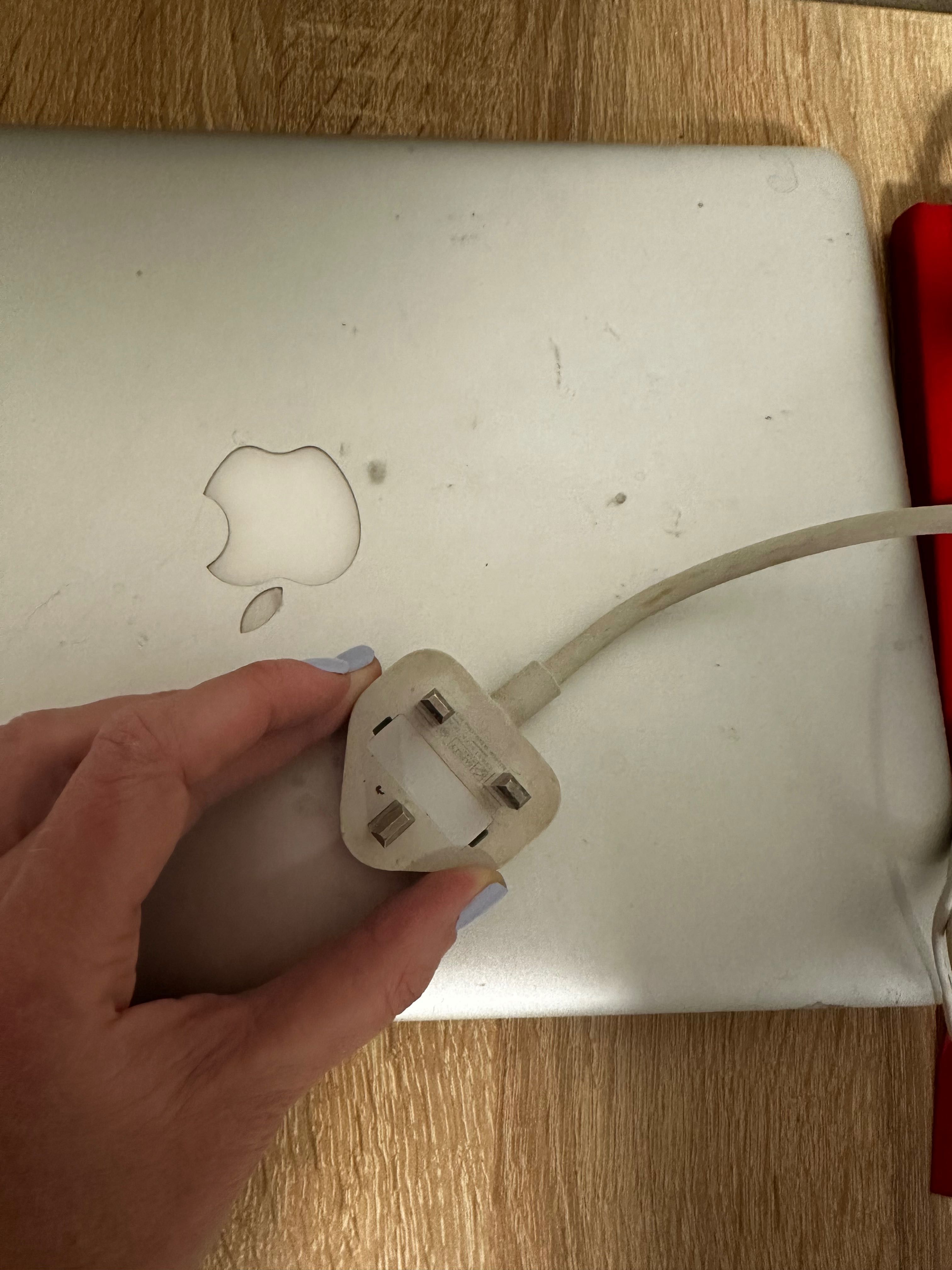 MacBook Pro 13 macOS 10.15.7