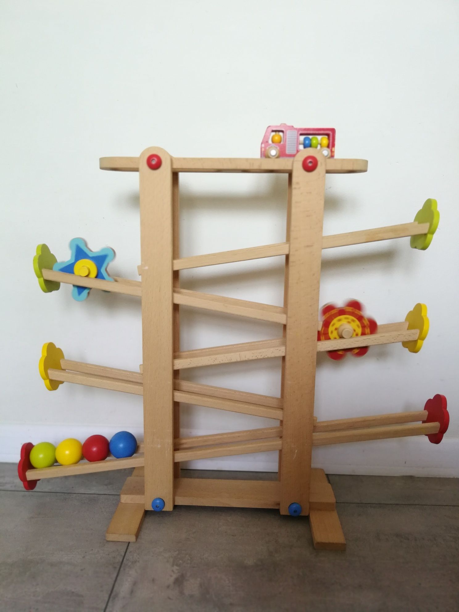Kulodrom, drewniany tor kulkowy Playtive