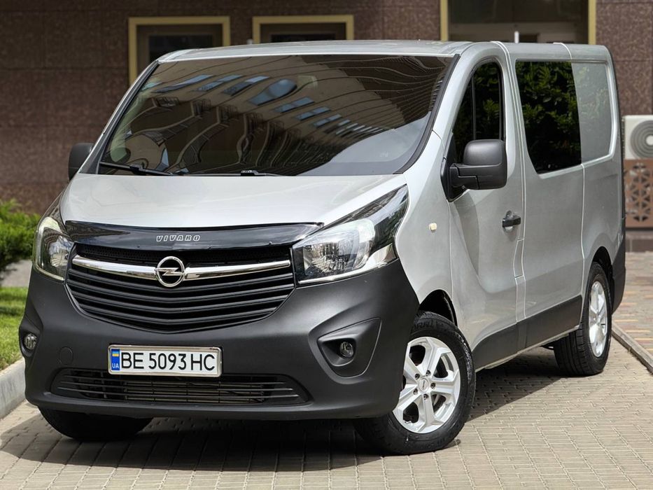 Продам Opel Vivaro Груз-пас 2015 року.