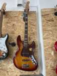 Baixo Marcus Miller