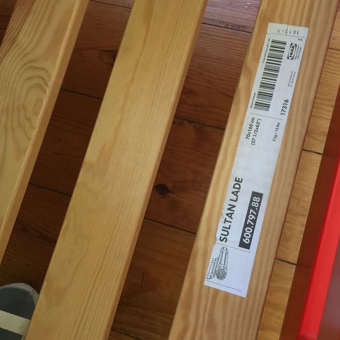 Cama criança KRITTER - 2 colchões VYSSA - mesa e 3 cadeiras