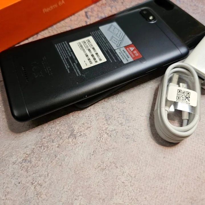 Xiaomi Redmi 6A 2/16 gb Black
Стан 9.5/10, екран ідеальний,  по корпус